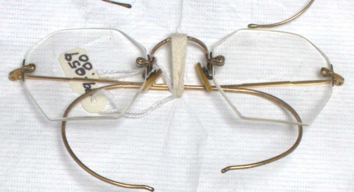 Spectacles Whakatāne Museum Collections & Research